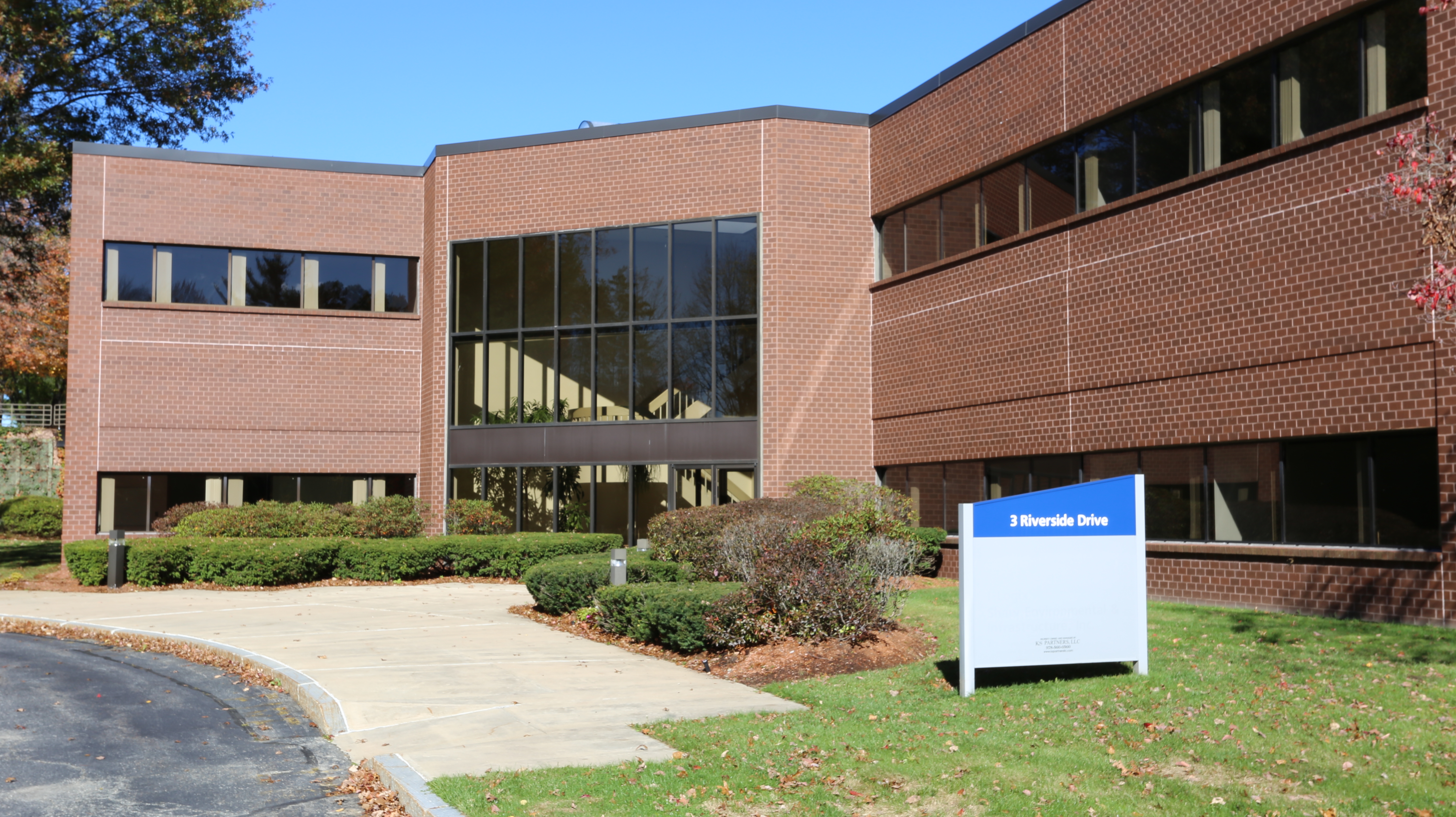 Leasing – 3 Riverside Dr., Andover, MA